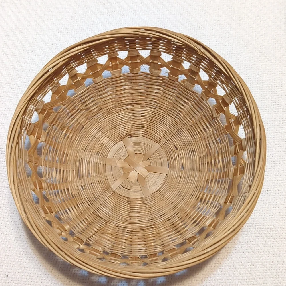3 vintage 6 inch‎ round baskets